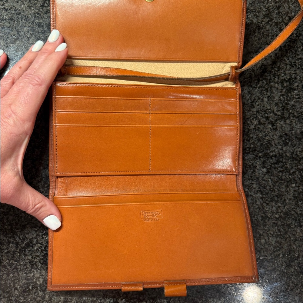 Dooney & Bourke Bone and Tan Leather all weather checkbook organizer. Vintage - Picture 2 of 3